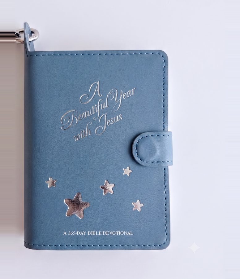 A Beautiful Year with Jesus, Mini: Cover concept render, blue edition with foil stars and snap strap